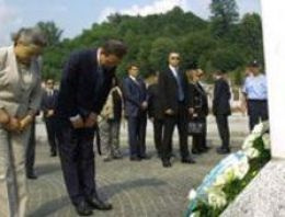 BM genel sekreteri Srebrenitza'da