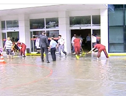 İstanbul'da yağış acil servisi vurdu