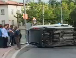 Yayaya çarpmamak için takla attı